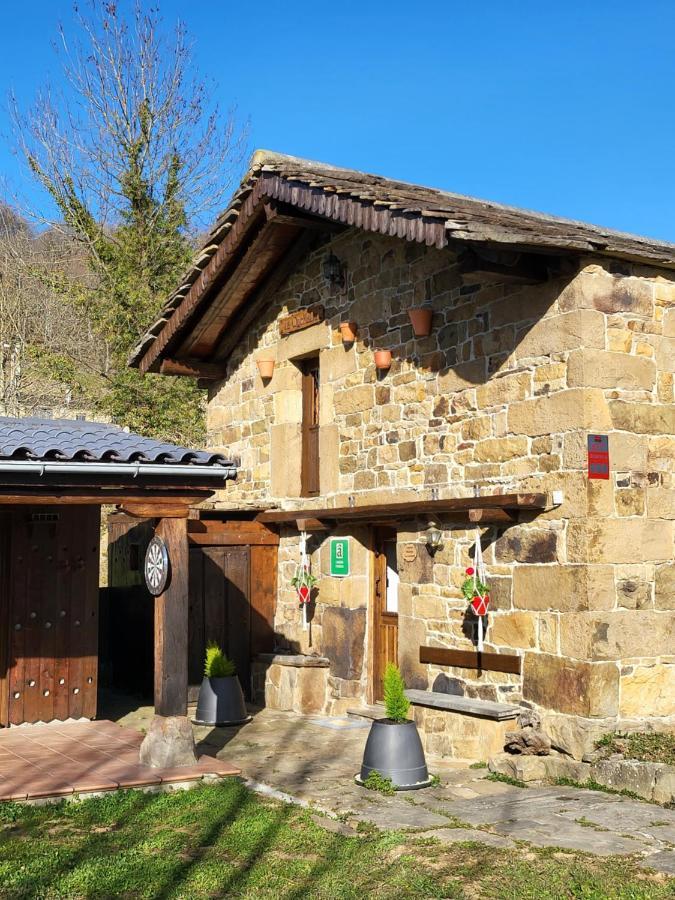 Cabana Pasiega La Quemada San Pedro Del Romeral ภายนอก รูปภาพ